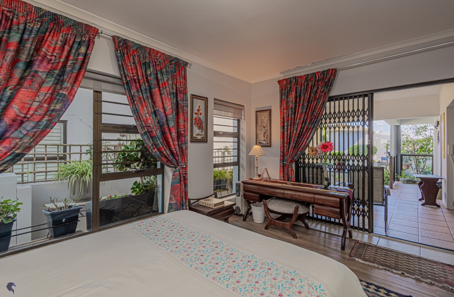 4 Bedroom Property for Sale in Calypso Beach Western Cape